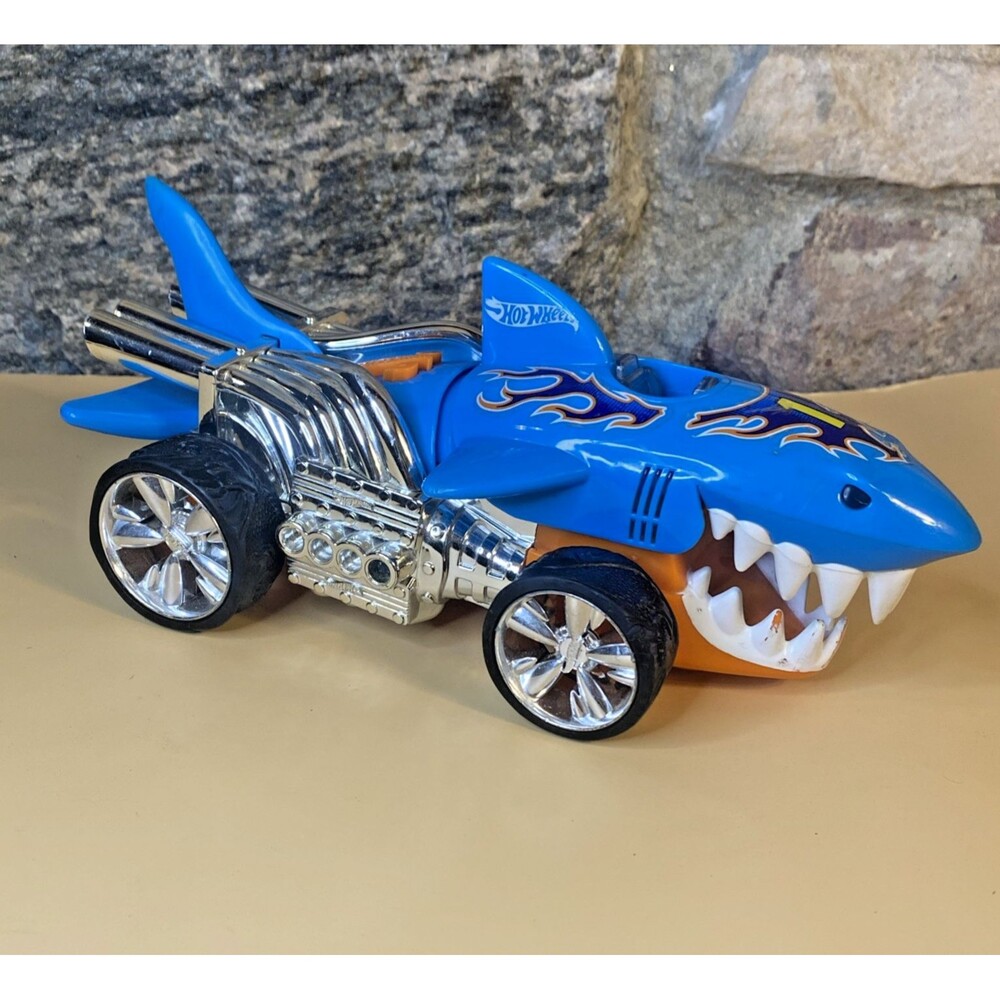 Hot Wheels Extreme Action Sharkruiser Rare Collectible Toy Car, Working